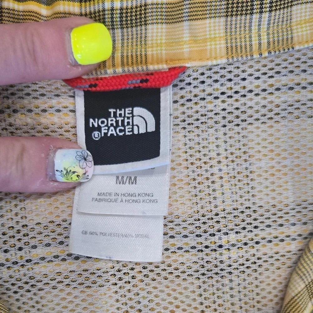 The North Face Mens Yellow Plaid Short Sleeve Button Down Shirt AXT7 Size Medium